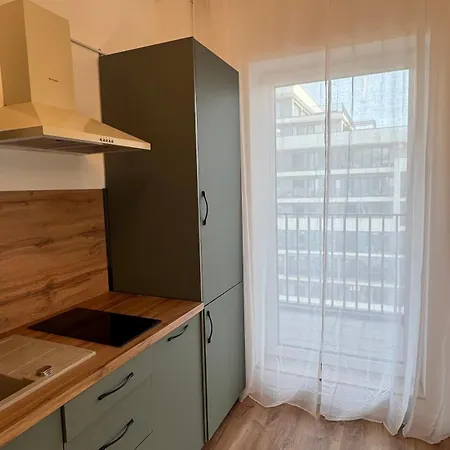 Loft Coresi Mall Apartmán *