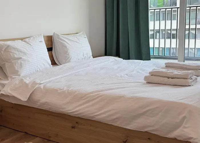 Loft Coresi Mall شقة *