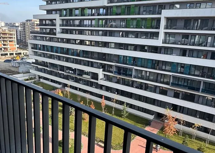 Loft Coresi Mall 公寓 *